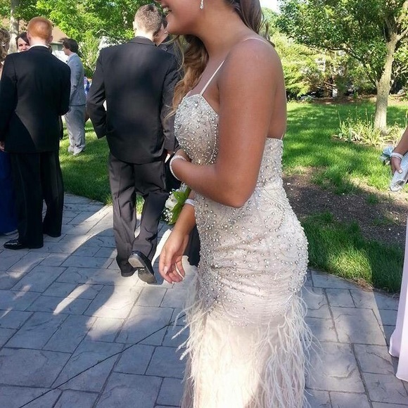 Prom dress - Picture 4 of 6